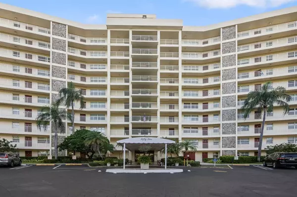 3095 N Course #1008, Pompano Beach, FL 33069