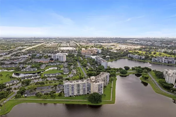 Pompano Beach, FL 33069,3095 N Course #1008