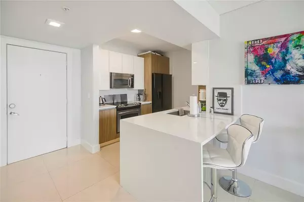 Aventura, FL 33180,18800 NE 29th Ave #704