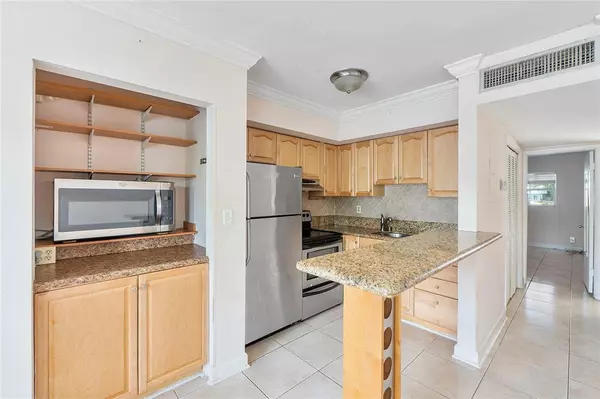 Oakland Park, FL 33334,4050 NE 12th Ter #39-2