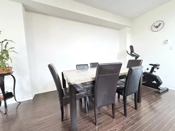 Vaughan, ON L4L 0H1,10 Porter Avenue West AVE W #53