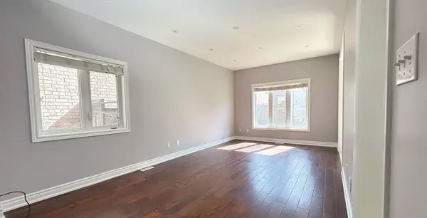 Brampton, ON L6Y 0K9,15 Krakow ST