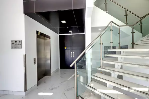 Mississauga, ON L5R 3R1,320 Matheson BLVD W #209