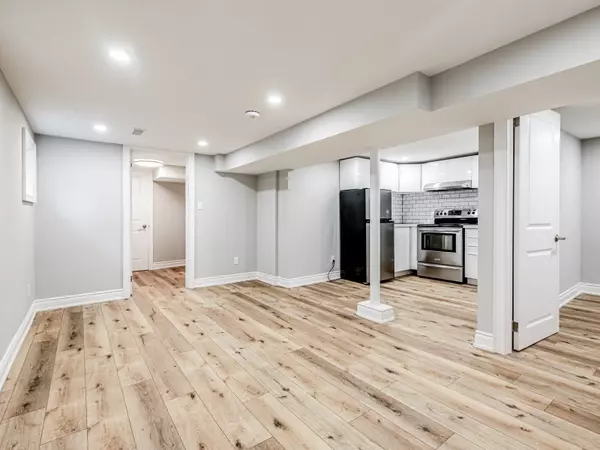 Toronto W06, ON M8V 3H4,60 Thirteenth ST #Lower