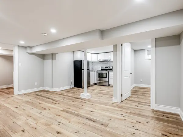 Toronto W06, ON M8V 3H4,60 Thirteenth ST #Lower