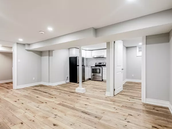 Toronto W06, ON M8V 3H4,60 Thirteenth ST #Lower