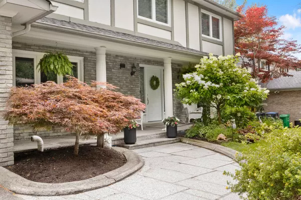 Mississauga, ON L5J 4C4,1548 Troika CT