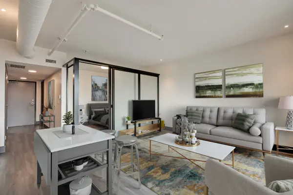 Hamilton, ON L7N 1A9,121 King ST E #504