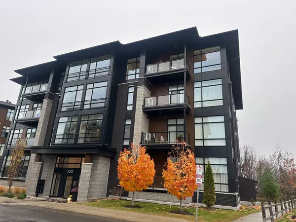 Blossom Park - Airport And Area, ON K1V 2S8,100 Cortile Private