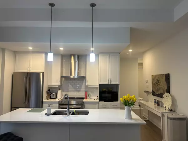 Blossom Park - Airport And Area, ON K1V 2S8,100 Cortile Private