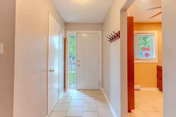 Cyrville - Carson Grove - Pineview, ON K1B 5C8,1342 Cedarcroft CRES #11