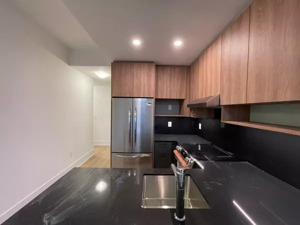 206 King ST W #1209, Hamilton, ON L8P 1A5