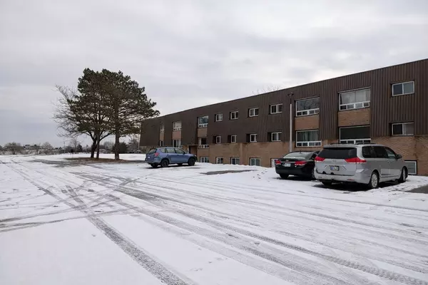 Loyalist, ON K0H 1G0,260 ACADEMY ST #108