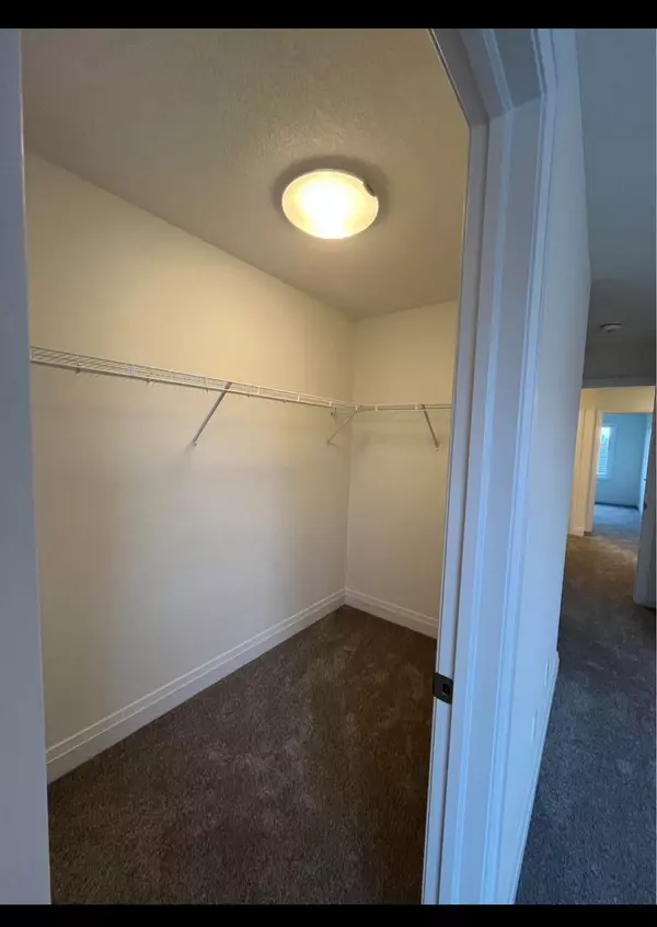 Guelph, ON N1L 0R2,22 Lily LN