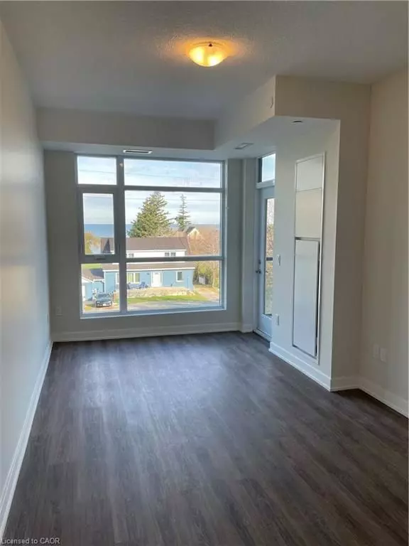 Hamilton, ON L8E 5A7,600 North Service RD #309