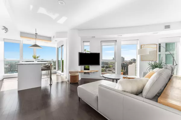 Ottawa Centre, ON K2P 0X5,40 Nepean ST #1305