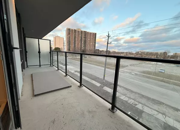 Hamilton, ON L8E 5B4,461 Green RD #314