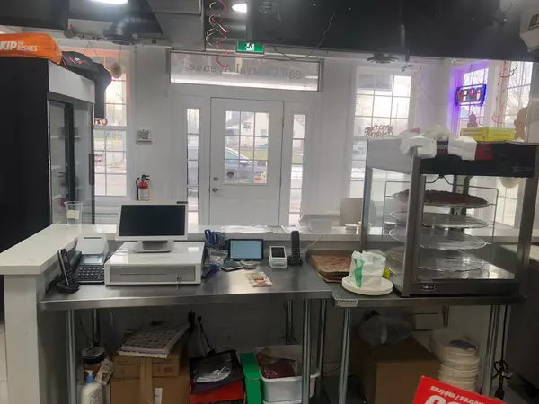 Fort Erie, ON L2A 2L4,336 Central AVE