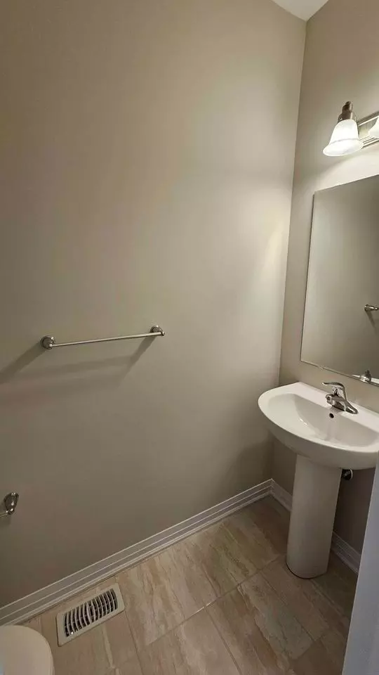 Cambridge, ON N1R 3H5,25 Isherwood AVE #137