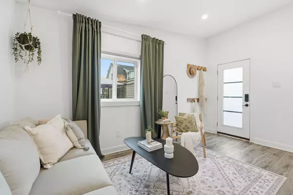 Hamilton, ON L8H 4K4,48 Frederick AVE