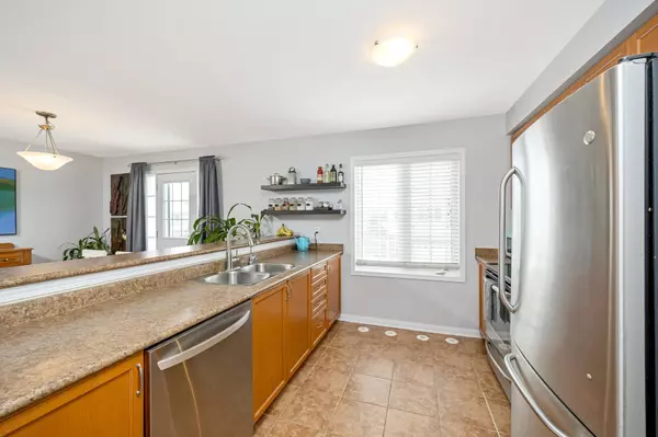 Cambridge, ON N1T 2G8,71 Garth Massey DR #80