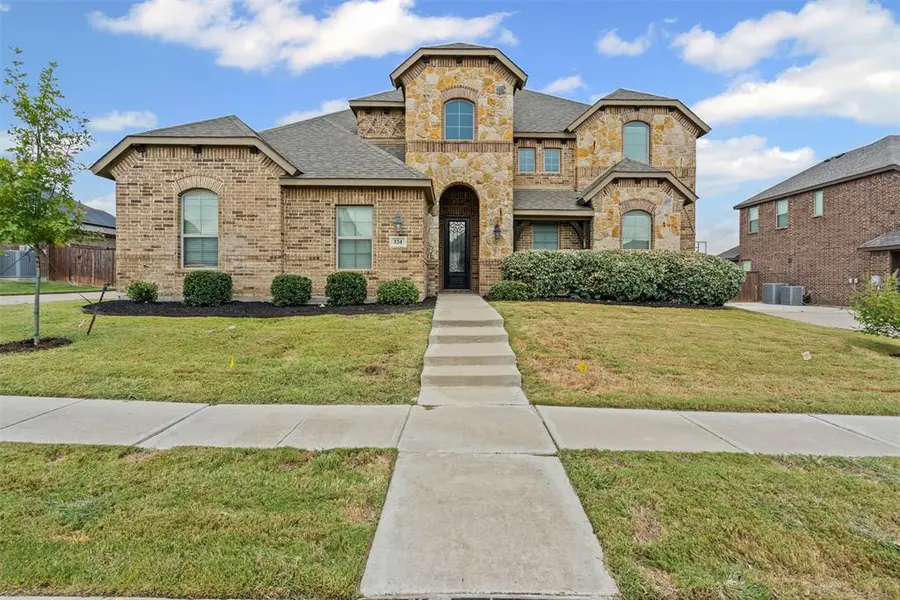124 St Elias Drive, Burleson, TX 76028