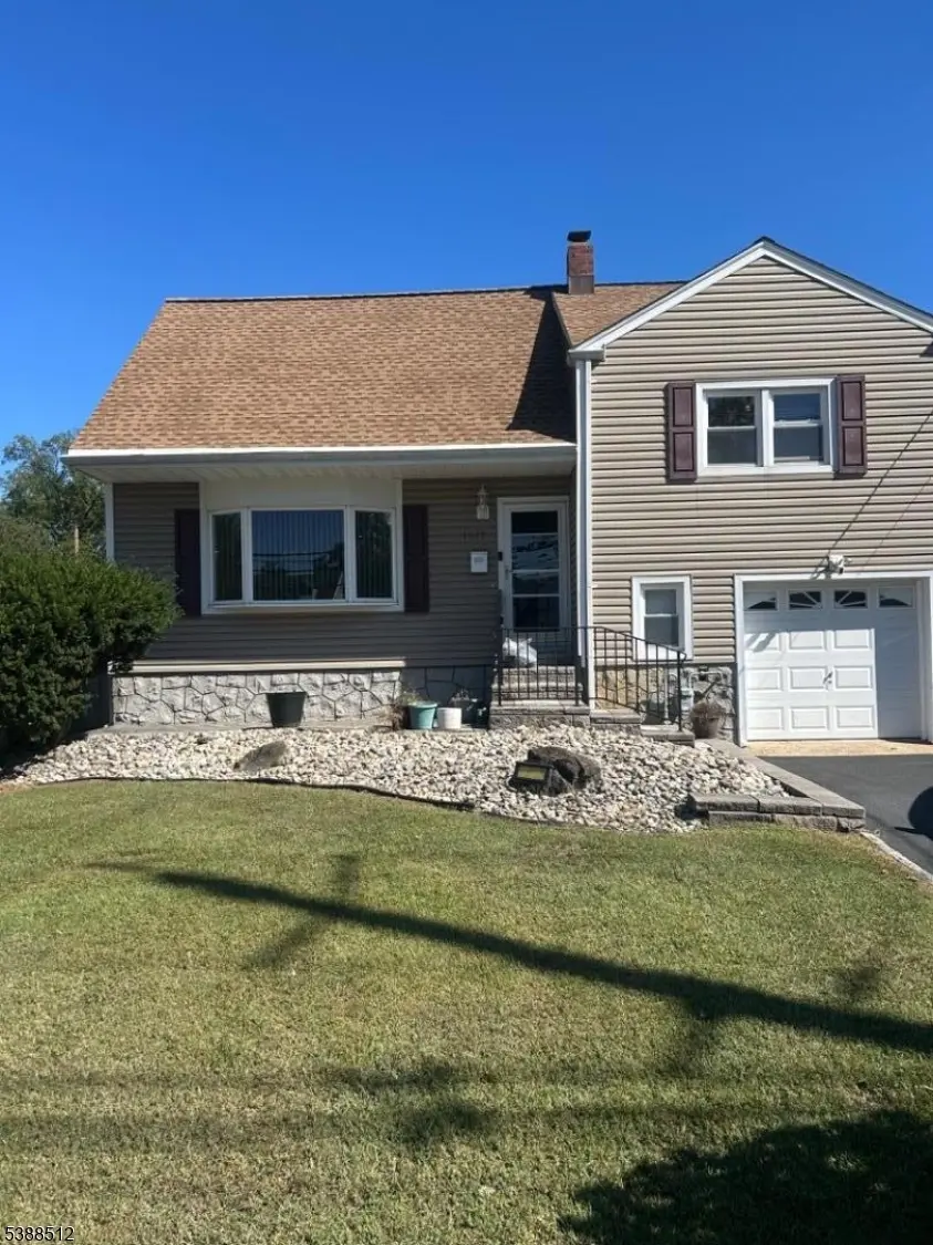 South Plainfield Boro, NJ 07080,1533 Clinton Ave