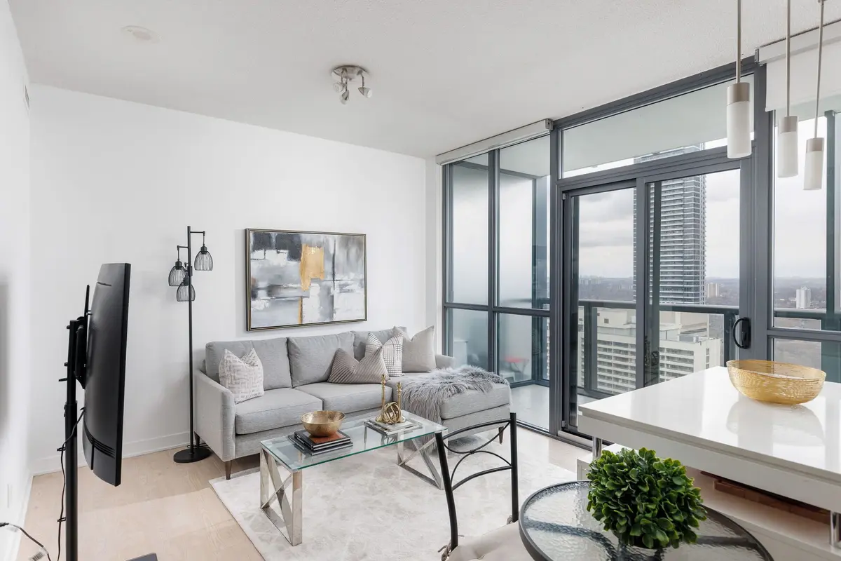 Toronto C08, ON M4Y 1T5,110 Charles ST E #3410