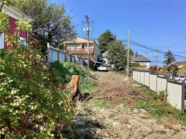 Ladysmith, BC V9G 1A1,16 Roberts St