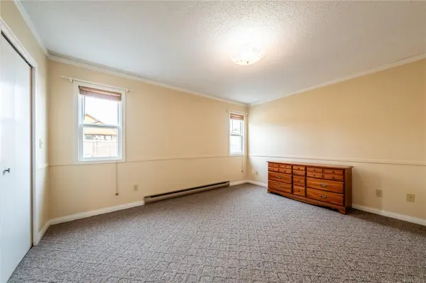 Parksville, BC V9P 1A7,723 Phillips St