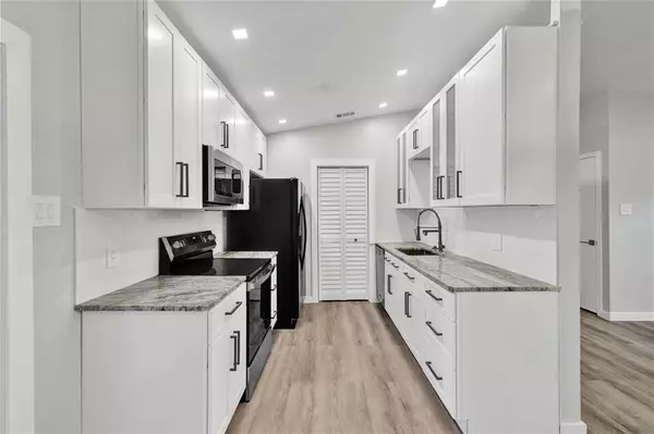 Arlington, TX 76014,2308 Foxcroft Lane