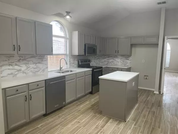 Arlington, TX 76002,7709 Amsterdam Lane