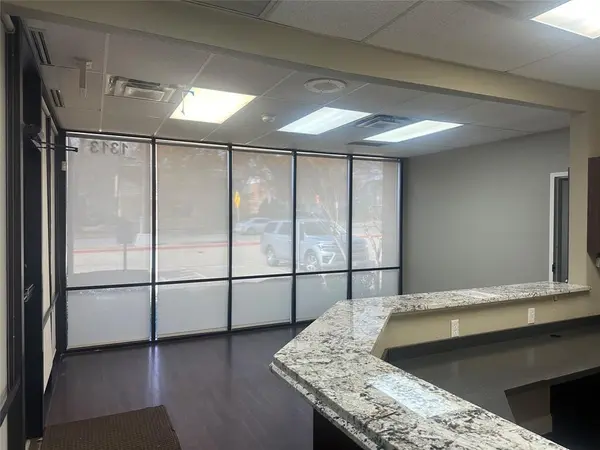 Sherman, TX 75092,1303 N Travis Street #102