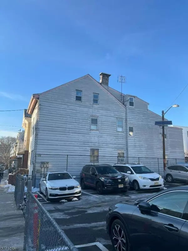 Newark City, NJ 07105,195 Walnut St