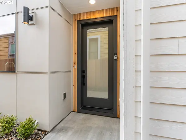 Portland, OR 97214,2232 SE ANKENY ST #2