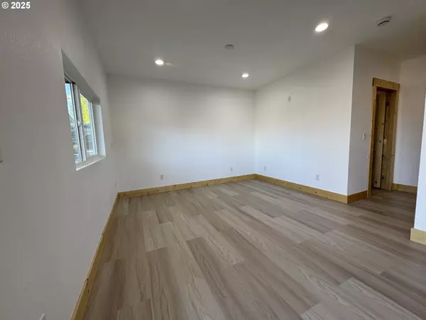 Enterprise, OR 97828,302 E PARK ST