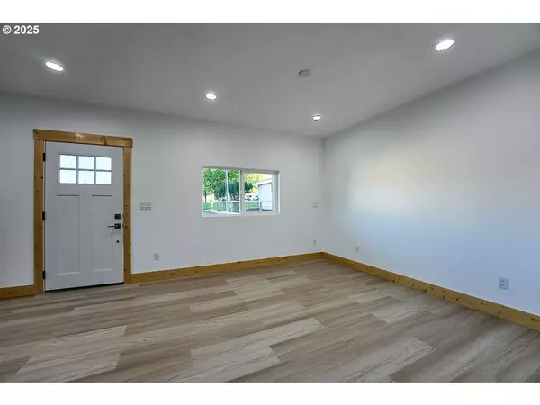 Enterprise, OR 97828,302 E PARK ST