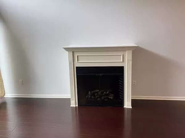 Ann Arbor, MI 48103,119 W Oakbrook DR