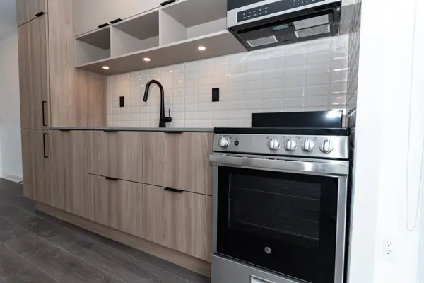 Toronto C08, ON M5A 0V7,180 Mill ST #S707