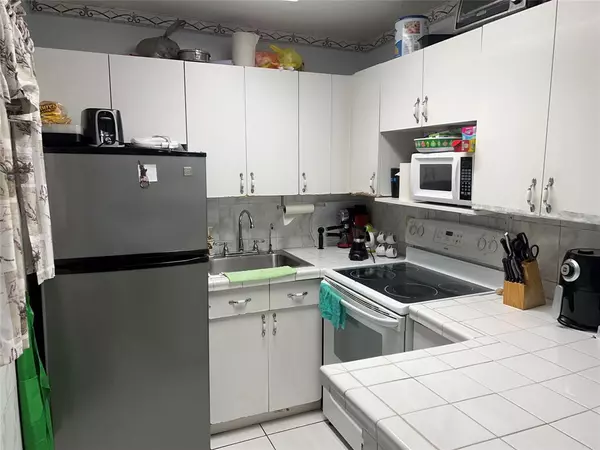Miami, FL 33144,6820 W Flagler St #308