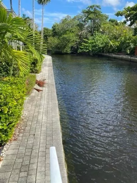 Fort Lauderdale, FL 33305,578 NE 20th St #16E