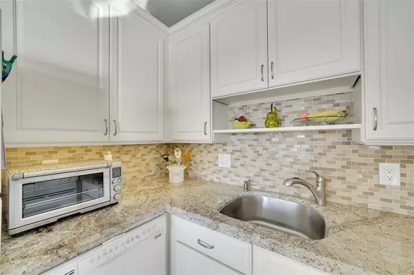 Pompano Beach, FL 33062,1201 S Riverside Dr #307