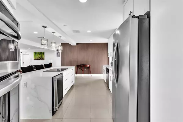 Plantation, FL 33317,5901 W Broward Blvd