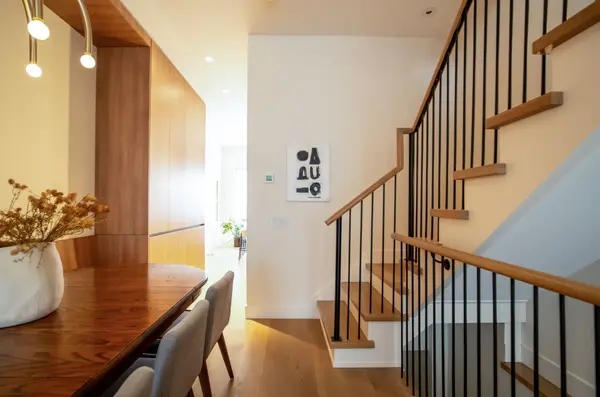 Toronto W02, ON M6H 2R2,577 Concord AVE