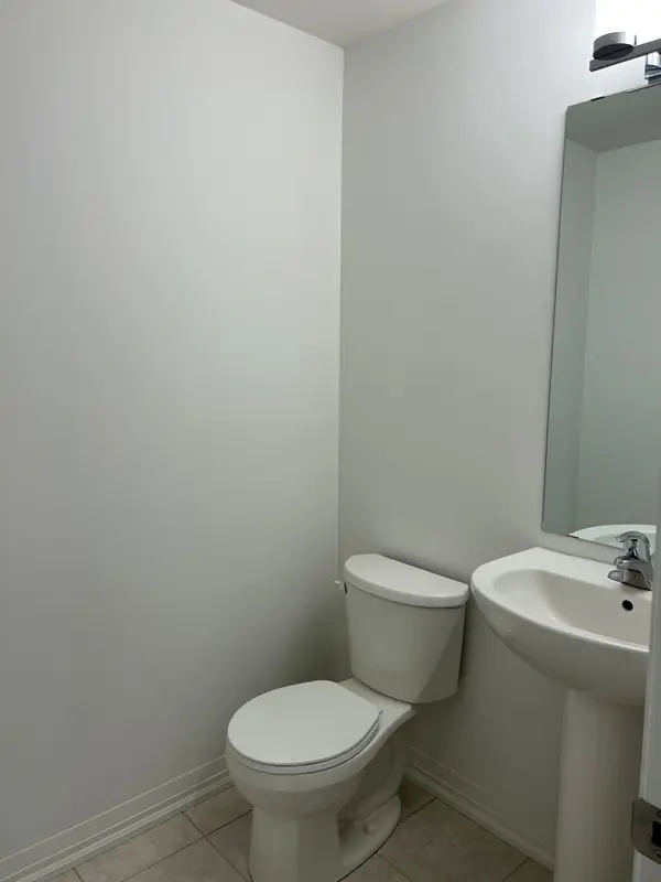 Niagara Falls, ON L2E 6A8,4552 Portage RD #56