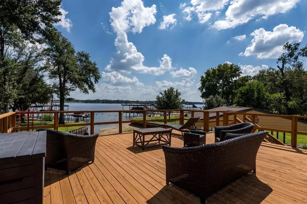 Mabank, TX 75156,301 Lake Front Drive