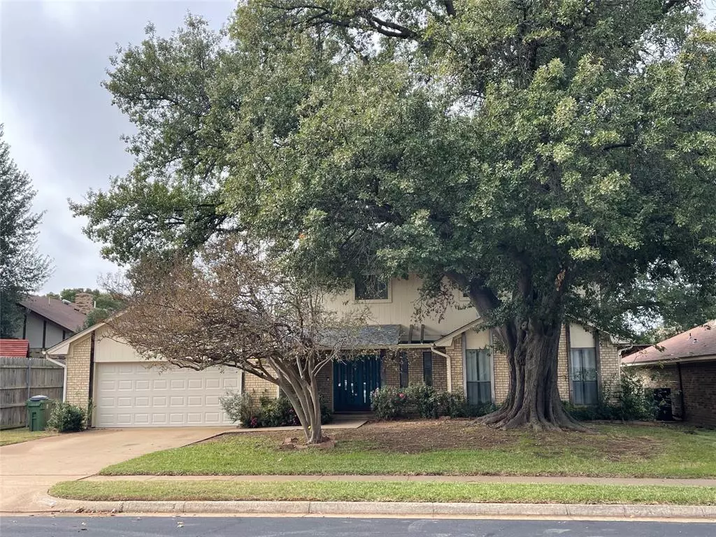 Bedford, TX 76021,3237 Sapphire Street