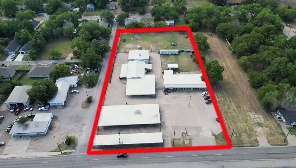 Cleburne, TX 76031,1301 E Henderson Street