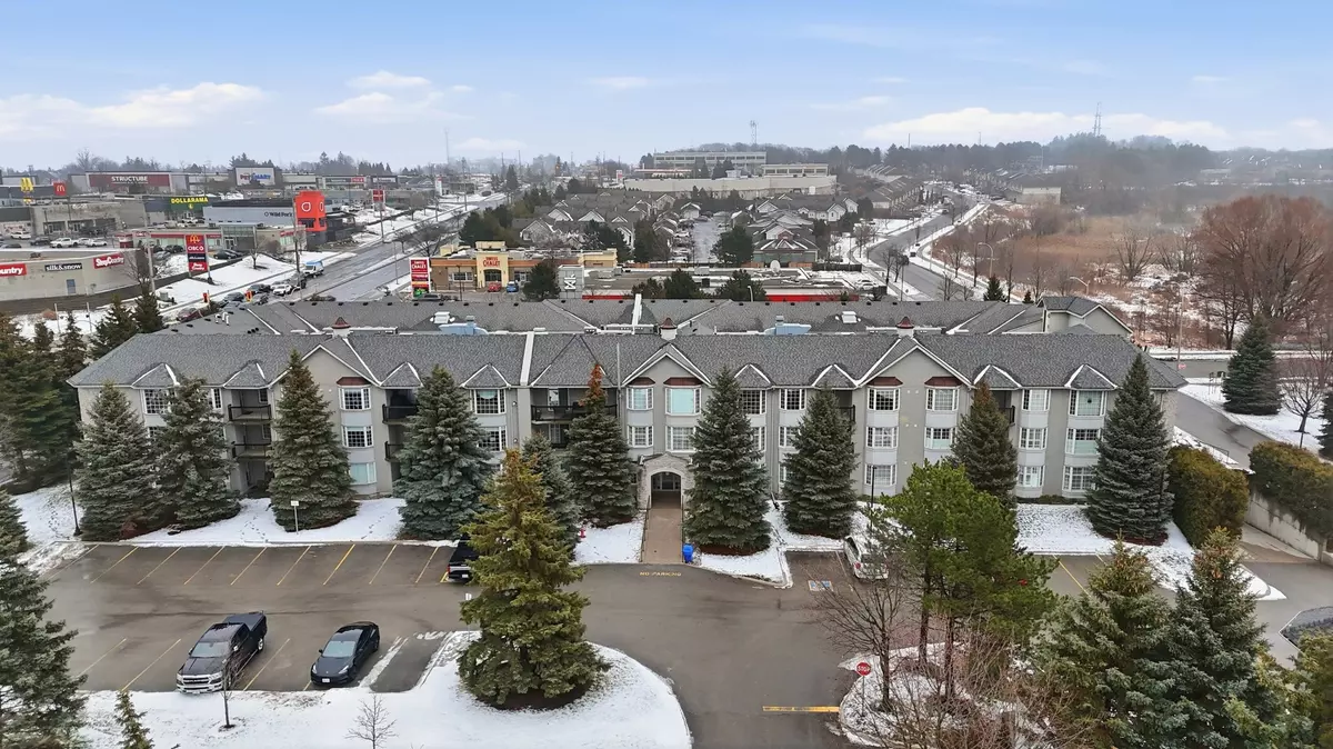 Hamilton, ON L9K 1J8,990 Golf Links RD #302