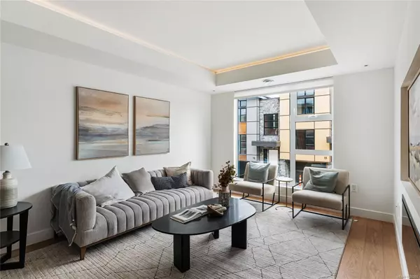 4253 Dieppe Rd #10, Saanich, BC V8X 2N2